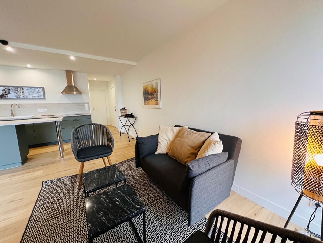 VANNES À vendre - Charmant appartement rénové au coeur de Vannes -Terrasse- Parking 2