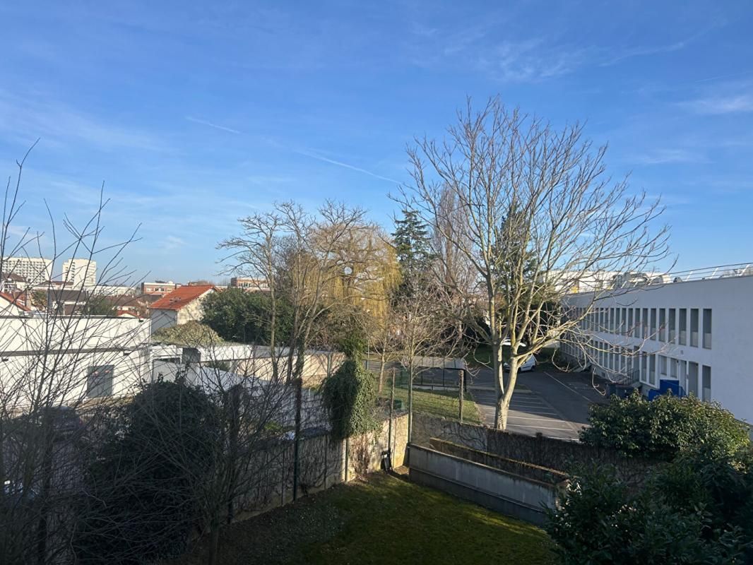 LE BLANC-MESNIL 3 pièces 55 m2 avec balcon vue dégagée 2