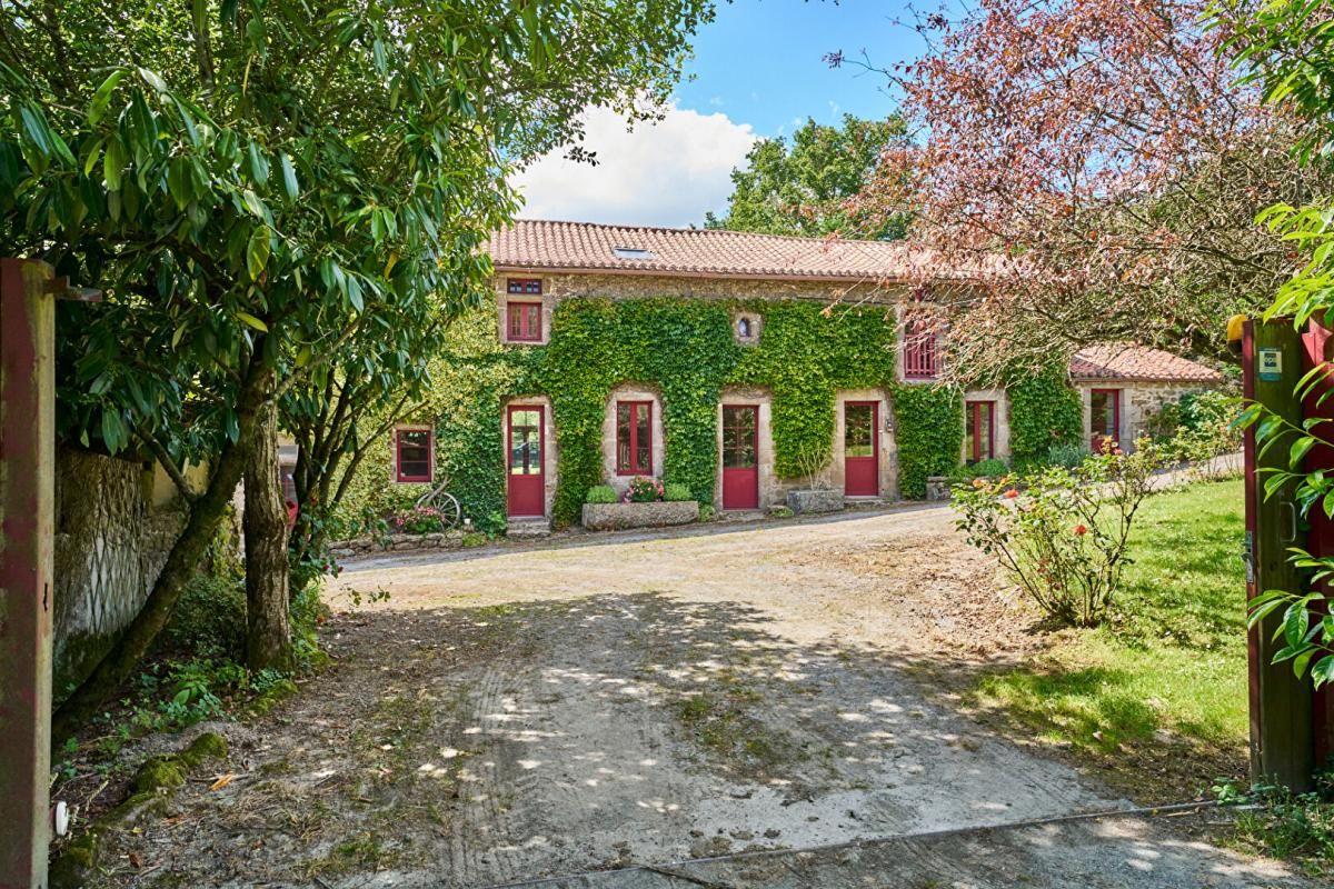 LES HERBIERS Maison de maître secteur Les Herbiers 8 pièces 208 m2 2