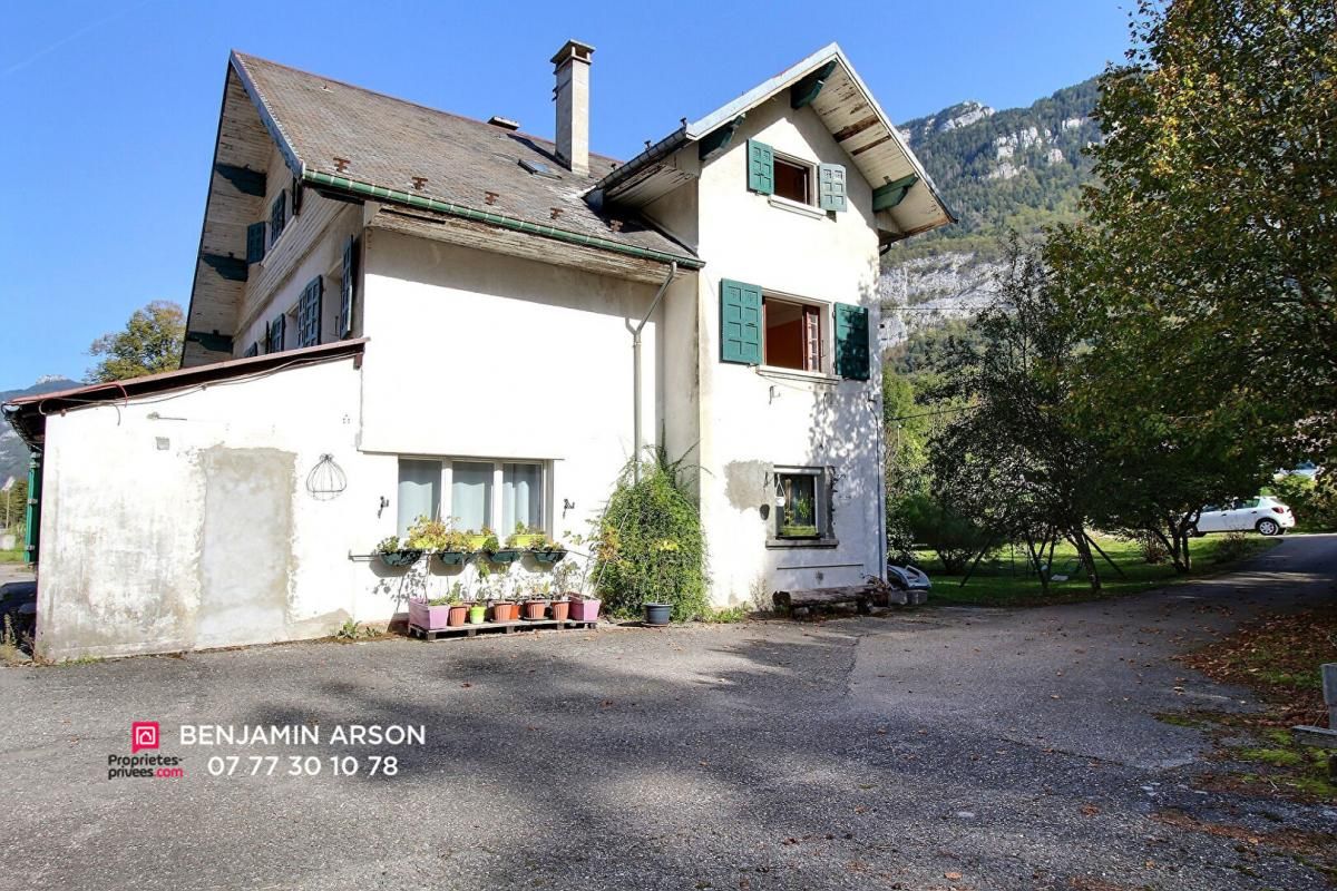 SAINT-JEAN-DE-COUZ Maison 275m² - Secteur Chambéry 2