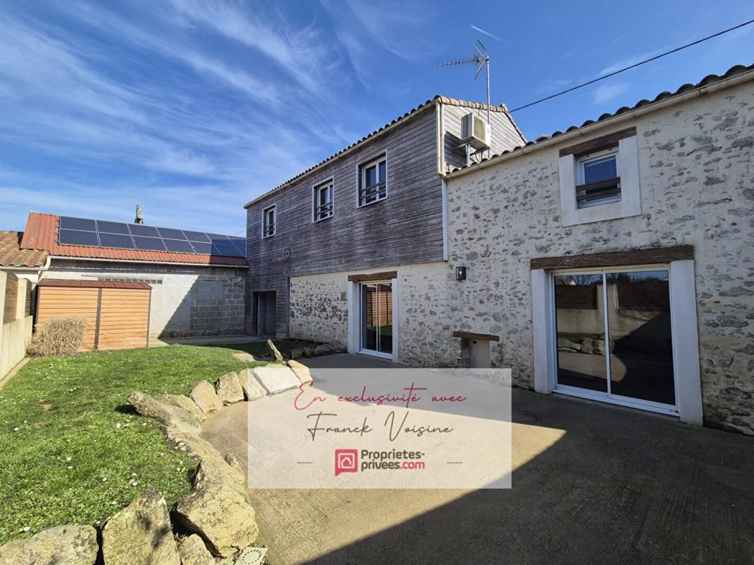 LES HERBIERS A VENDRE en Exclusivité aux Herbiers, Maison en pierre de 136 m2 avec 4 chambres sur une parcelle de 208 m2 env 3