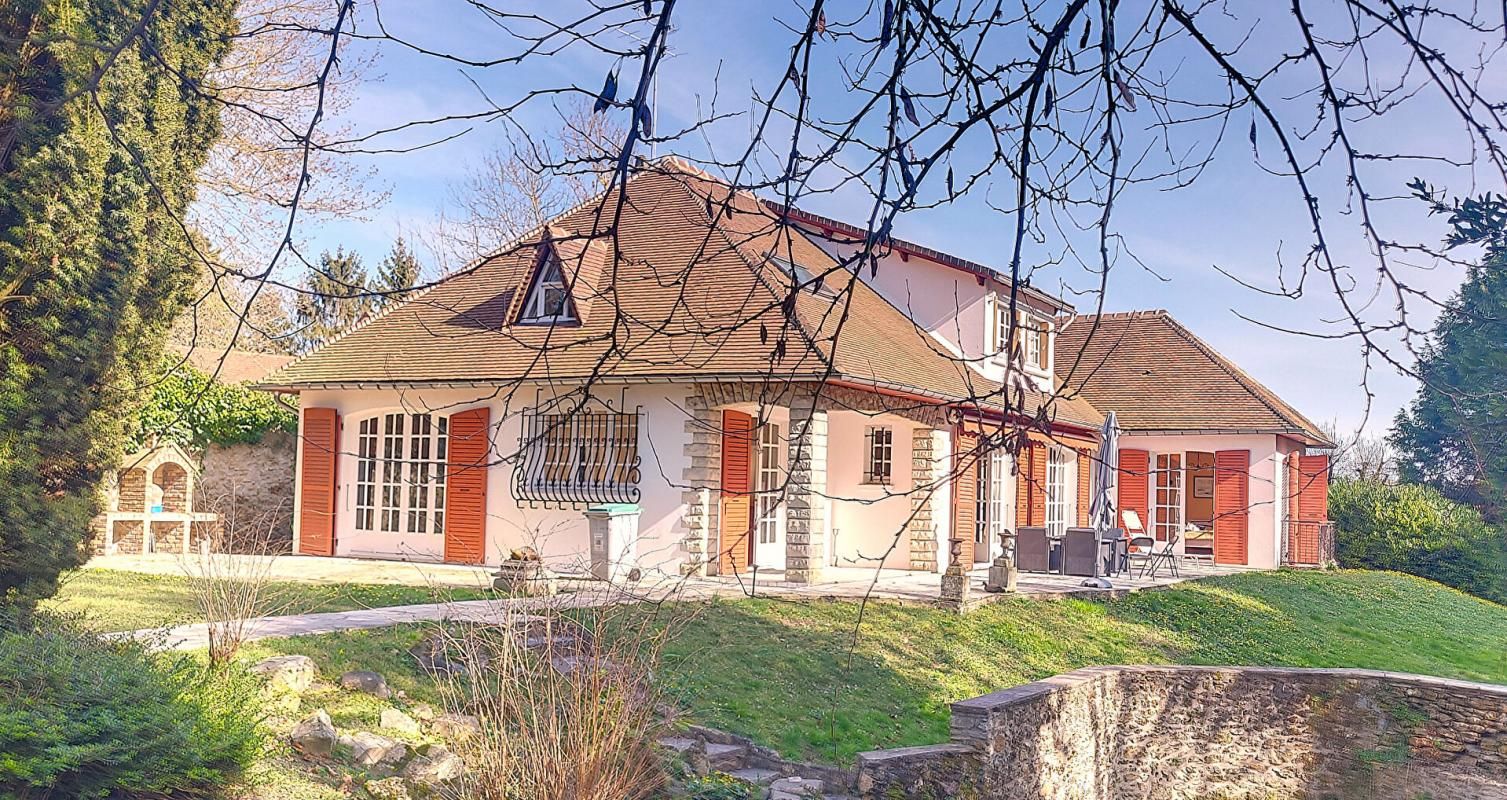 VILLECRESNES 94440-VILLECRESNES- Demeure de prestige  9 pièces- 260 m² 2