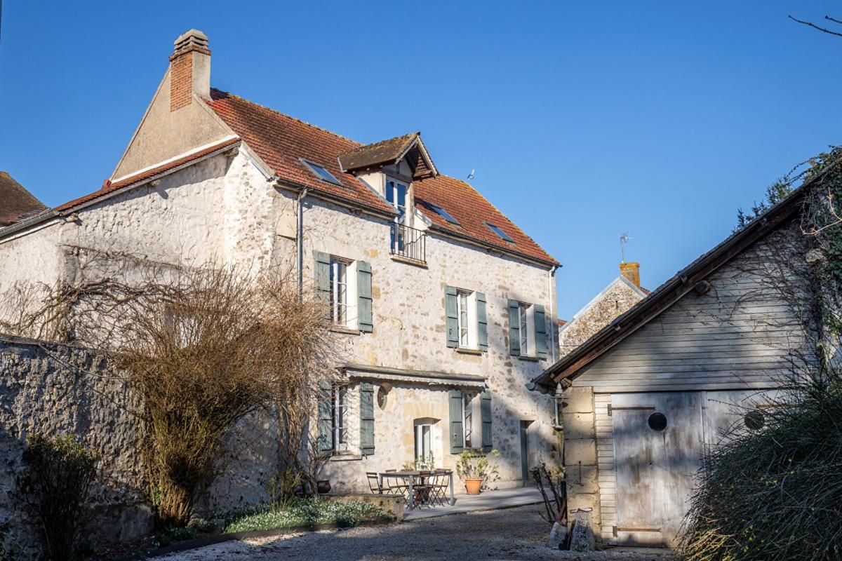 EXCLUSIVITE PROPRIETES-PRIVEES - Maison en pierre à vendre sur Jambville