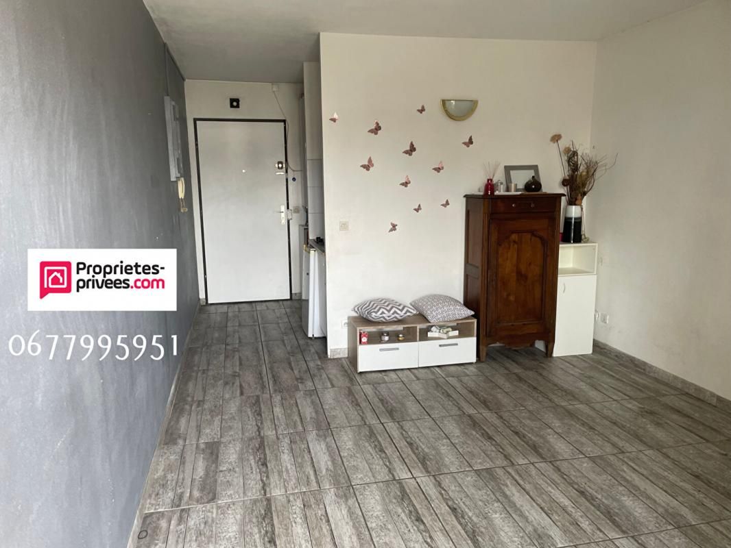 NIMES Appartement Nimes 1 pièce(s) 22.14 m2 avec Balcon 2