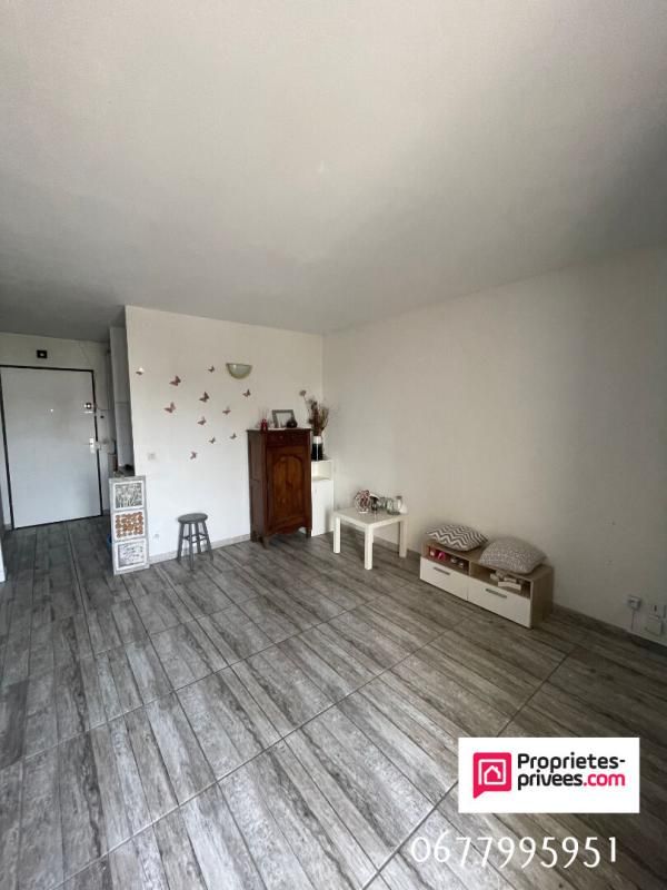 NIMES Appartement Nimes 1 pièce(s) 22.14 m2 avec Balcon 3