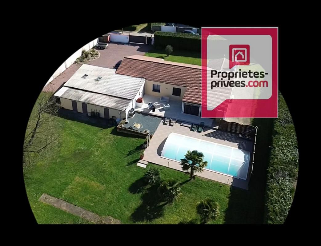 VASTE VILLA PLAIN PIED  180 m2 AVEC PISCINE COUVERTE ET PARC ARBORE