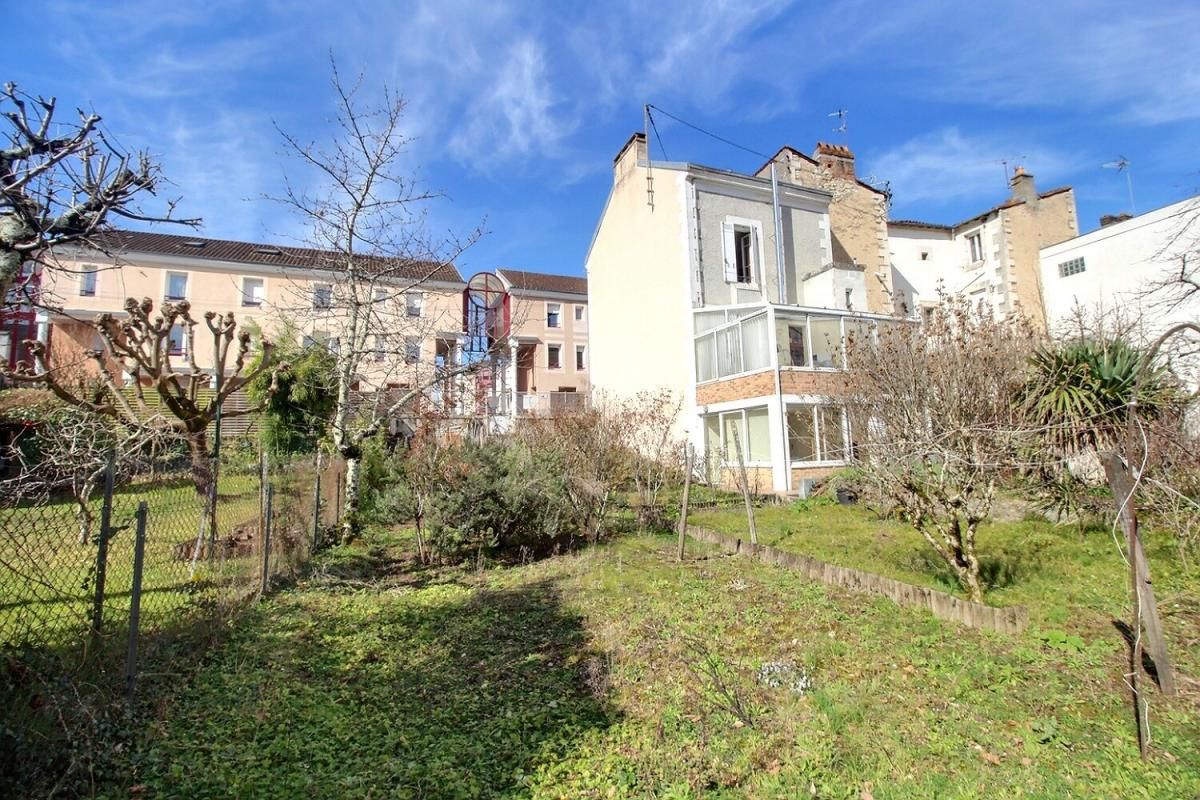 PERIGUEUX Maison de ville 160m2 plus jardin secteur Saint-Georges 2