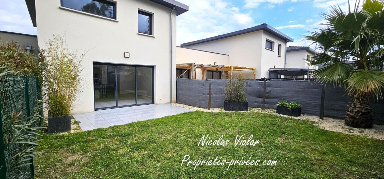 MONTELIMAR Maison de 90,5 m2 avec jardin et garage 1