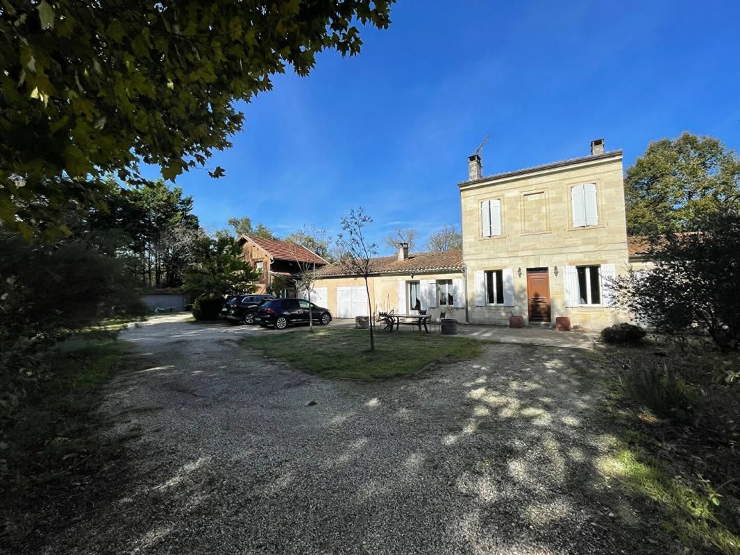 PESSAC Maison de maître Pessac 8 pièce(s) 355 m2 1