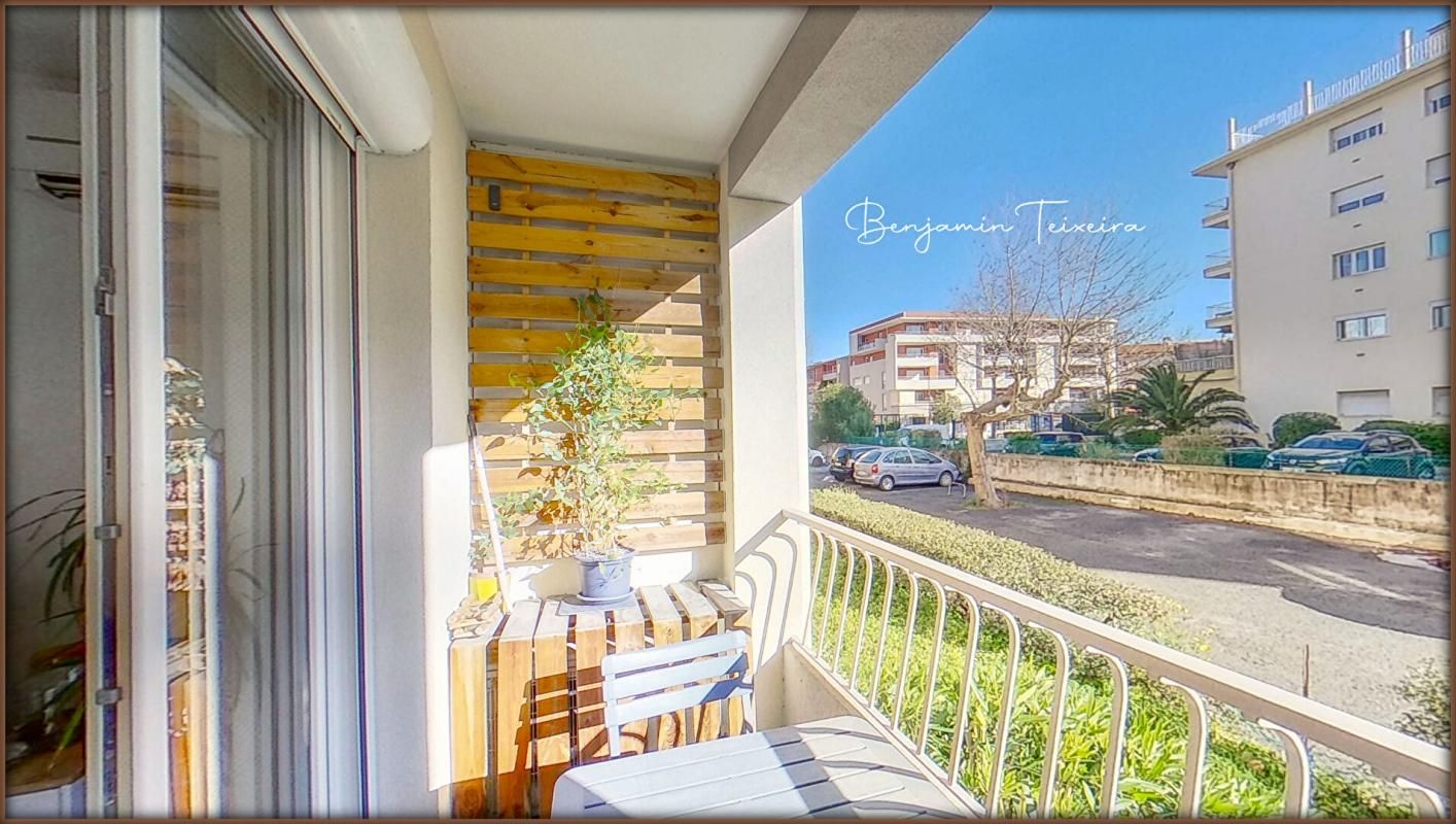 FREJUS Appartement Frejus 3 pièce(s) 61.71 m2 + Cave + Parking Privé 2