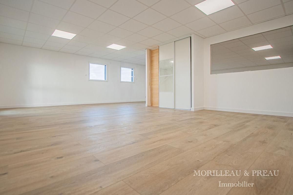 SAINT-MARS-DE-COUTAIS SAINT MARS DE COUTAIS - LOCAL D'ACTIVITES  364 m² 2