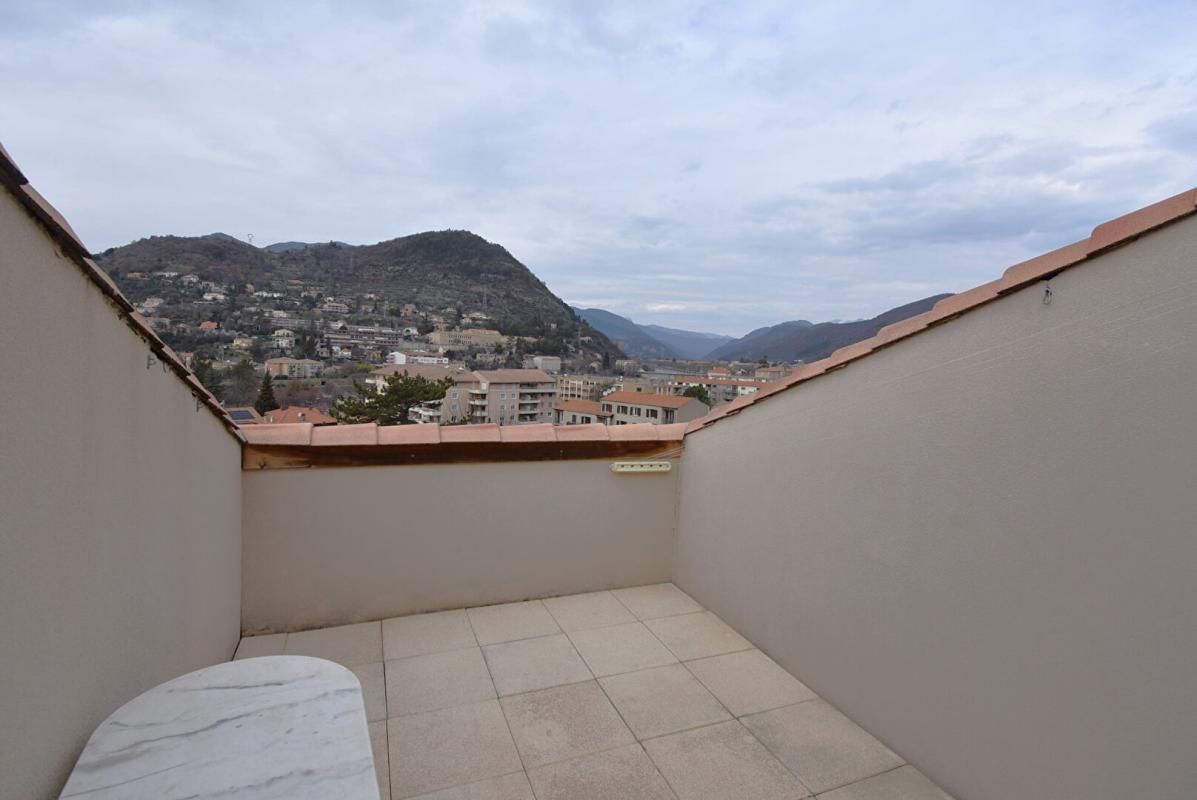 DIGNE-LES-BAINS Appartement de standing avec 2 terrasses  et box 4