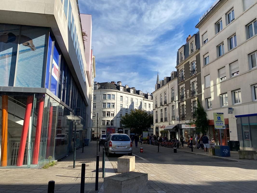 NANTES 44000 NANTES - BAIL A CEDER, LOCAL 47 M² - LICENCE 3 2