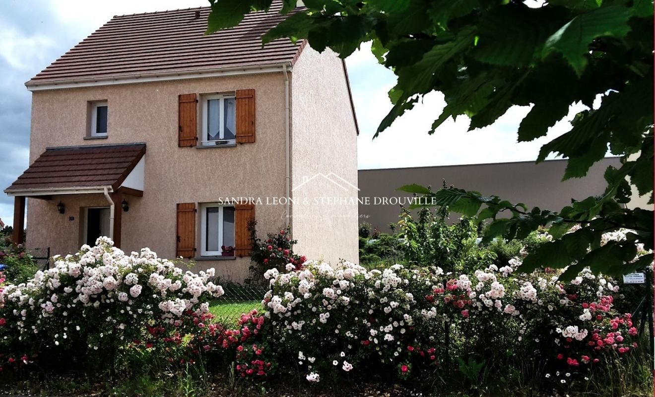 NOGENT-LE-ROI  JOLIE MAISON 94 m², 5 Pièces