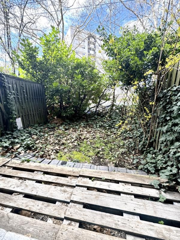 À Vendre ? Studio 26m2 Rez-de-Jardin et Cave ? Lyon 8