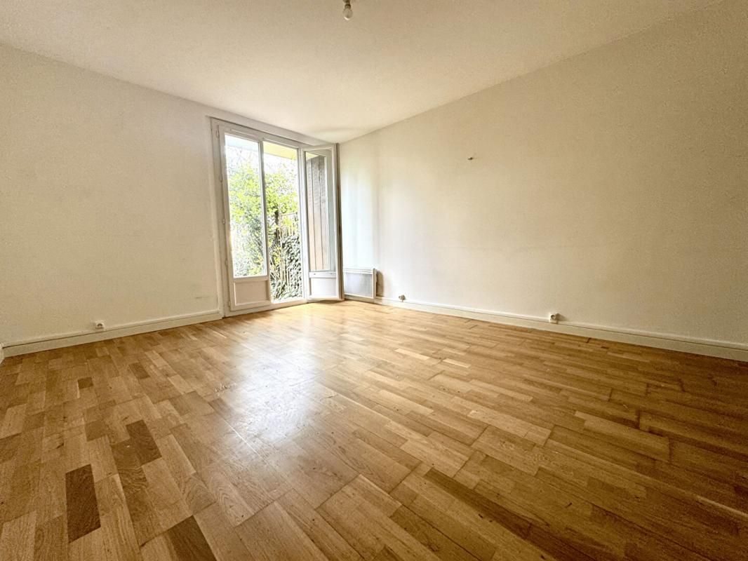 LYON-8E-ARRONDISSEMENT À Vendre ? Studio 26m2 Rez-de-Jardin et Cave ? Lyon 8 3