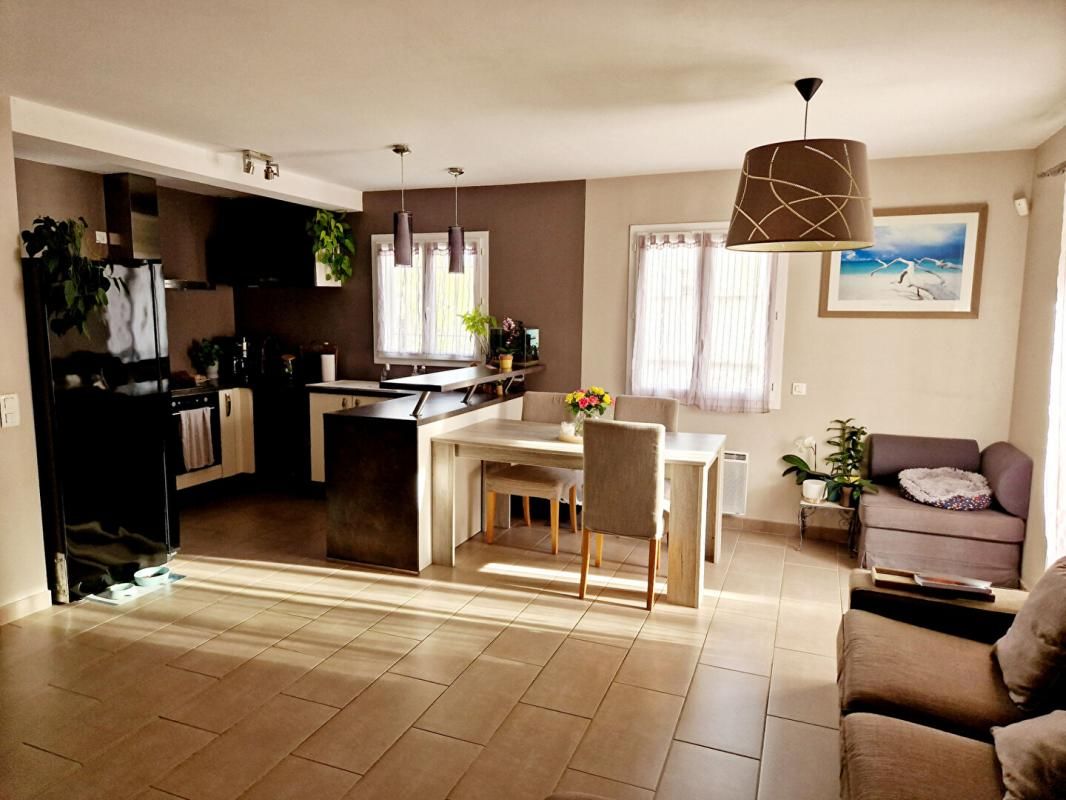 CHATEAUNEUF-LES-MARTIGUES JOLI APPARTEMENT T3 AVEC JARDIN SUR CHATEAUNEUF LES MARTIGUES 3