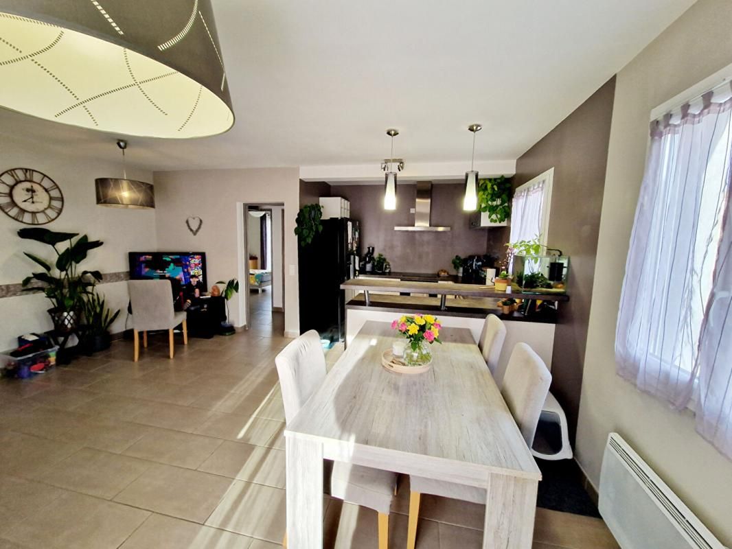 CHATEAUNEUF-LES-MARTIGUES JOLI APPARTEMENT T3 AVEC JARDIN SUR CHATEAUNEUF LES MARTIGUES 4