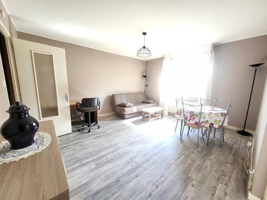 BORDEAUX Appartement studio de 39m2 lumineux en Exclusivité 1