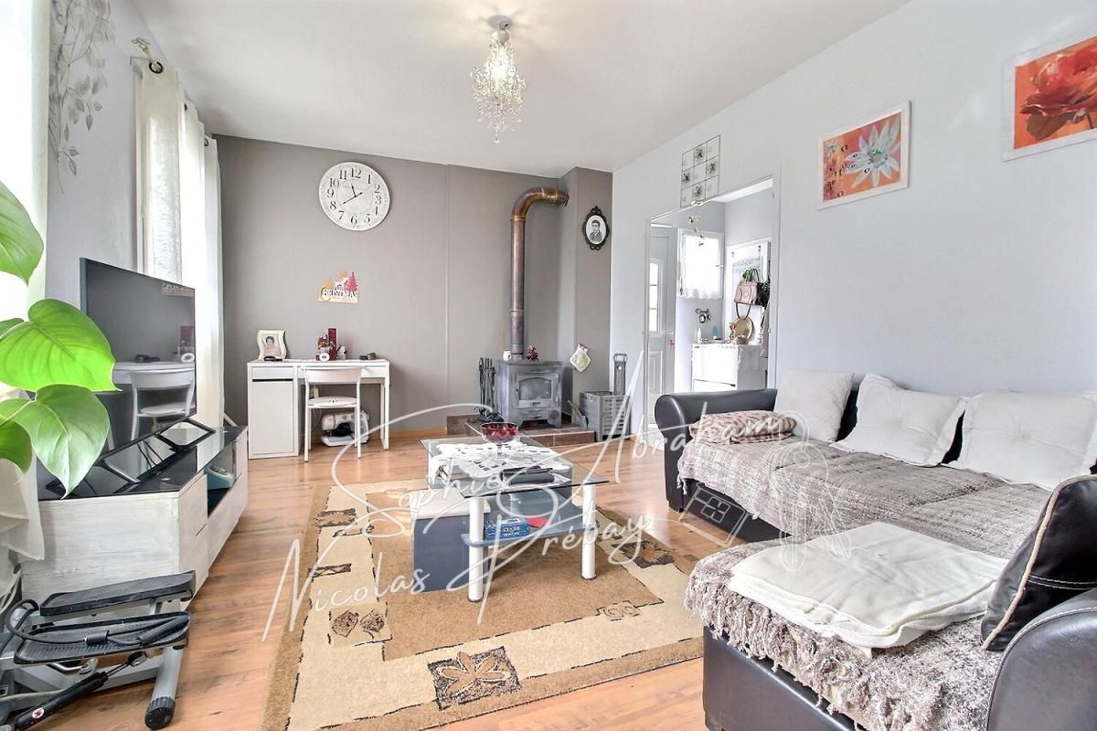 JANVILLE Maison 4 pièces avec sous-sol avec terrain clos à Janville en Beauce 2