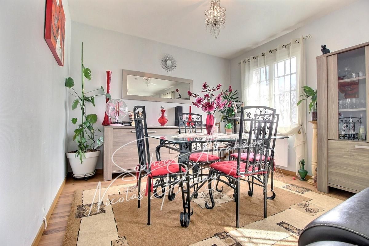 JANVILLE Maison 4 pièces avec sous-sol avec terrain clos à Janville en Beauce 3