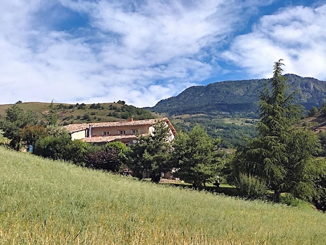 THOARD Belle demeure dans un environnement privilégié 3