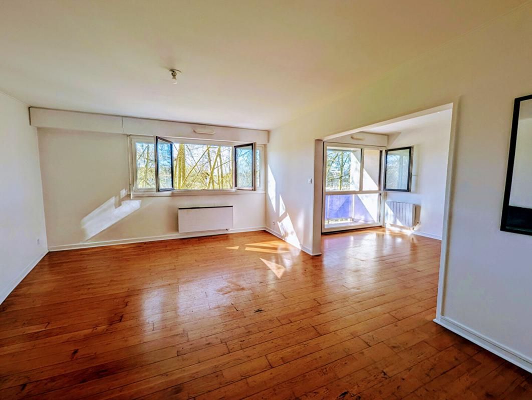 Appartement traversant et lumineux - Bordeaux St Croix- gare St Jean- Ascenseur - T3 de 72m²