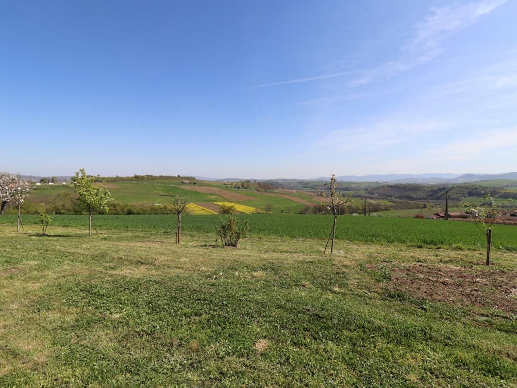 SAINT-VERAND Maison 6 pièces Saint Vérand +/-120 m2 avec annexes et vue sur Monts du Lyonnais 2