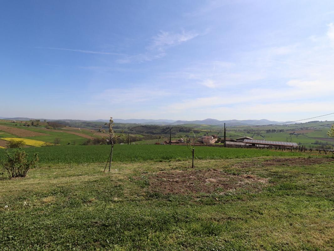 SAINT-VERAND Maison 6 pièces Saint Vérand +/-120 m2 avec annexes et vue sur Monts du Lyonnais 4