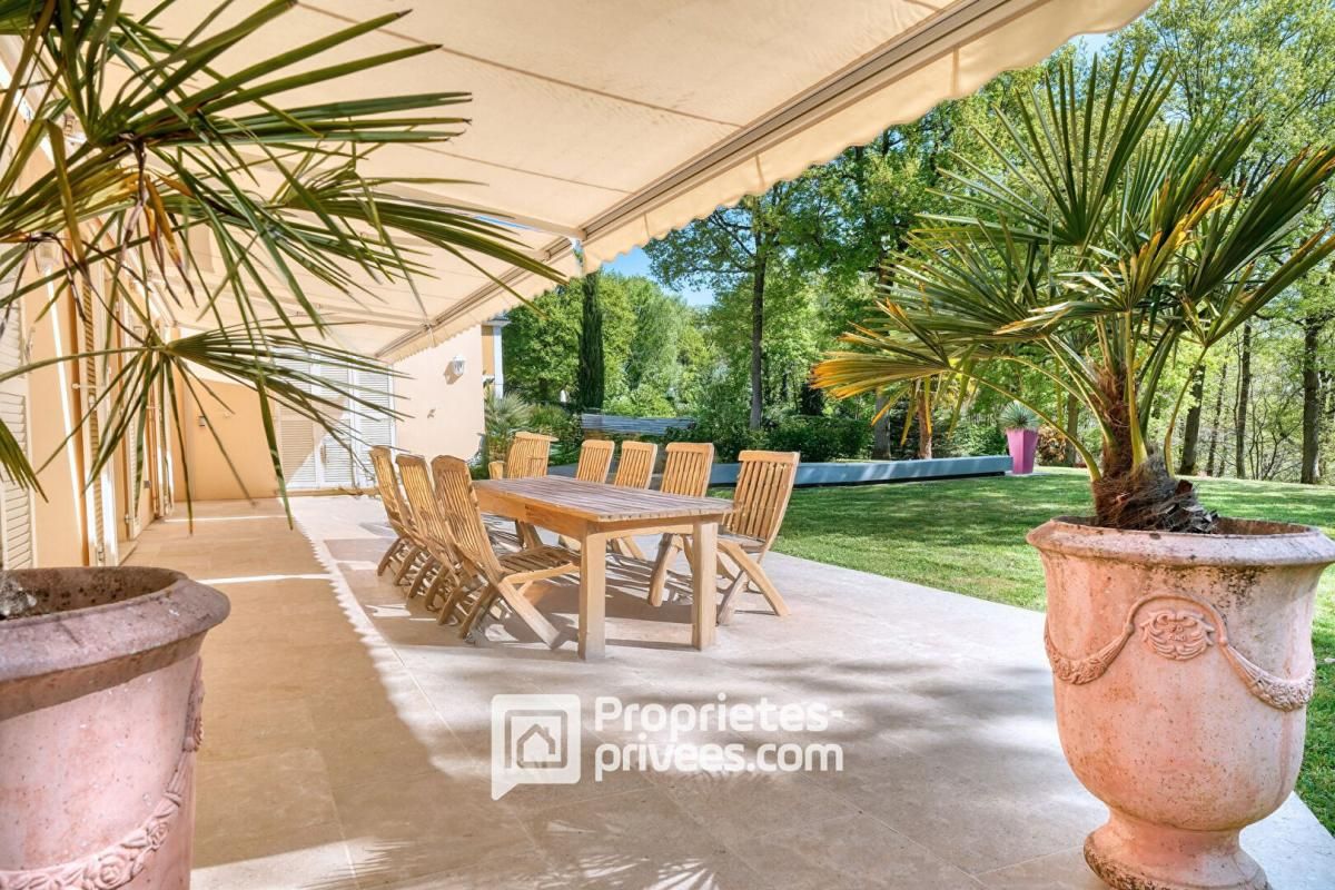 JANVRY PROPRIETE AVEC TENNIS ET PISCINE EN BORDURE DE GOLF 4