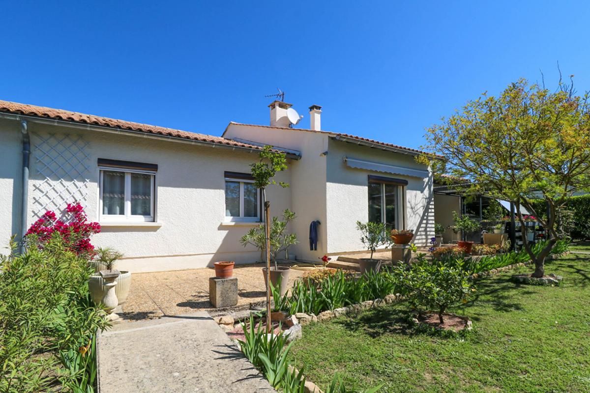 Villa rénovée avec jardin à pied du centre d'Uzès