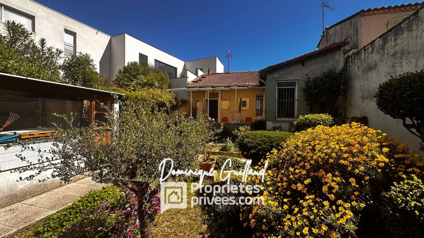 A vendre- Maison de ville année 30 avec jardin-quartier Jean-Jaurès-Nîmes