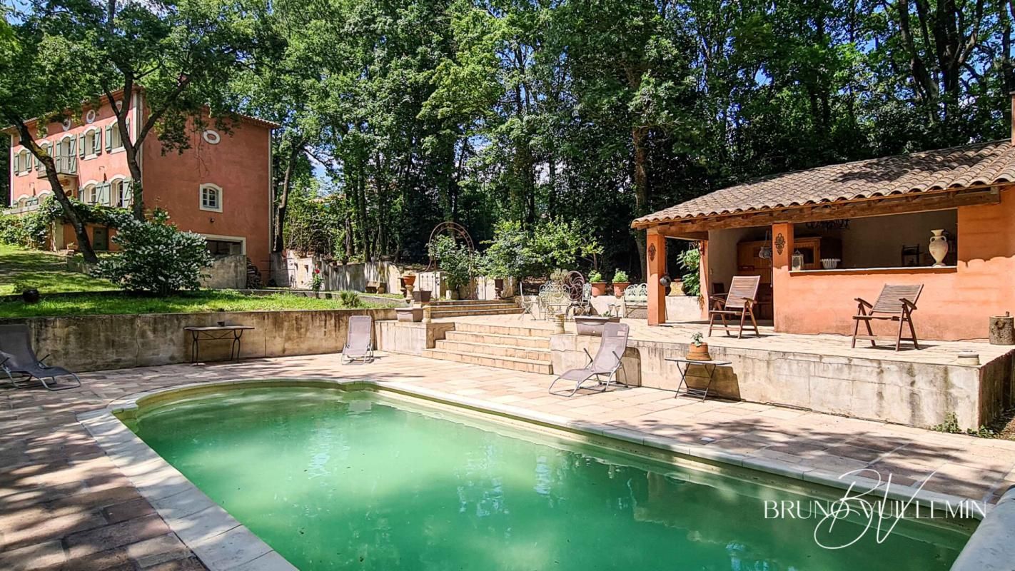 BASTIDE DE CHARME R+1 206m² sur TERRAIN 6.946m² avec PISCINE et GARAGE