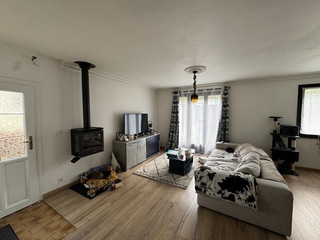 En exclusivité maison 2 chambre Le-Genest-Saint-Isle 53940