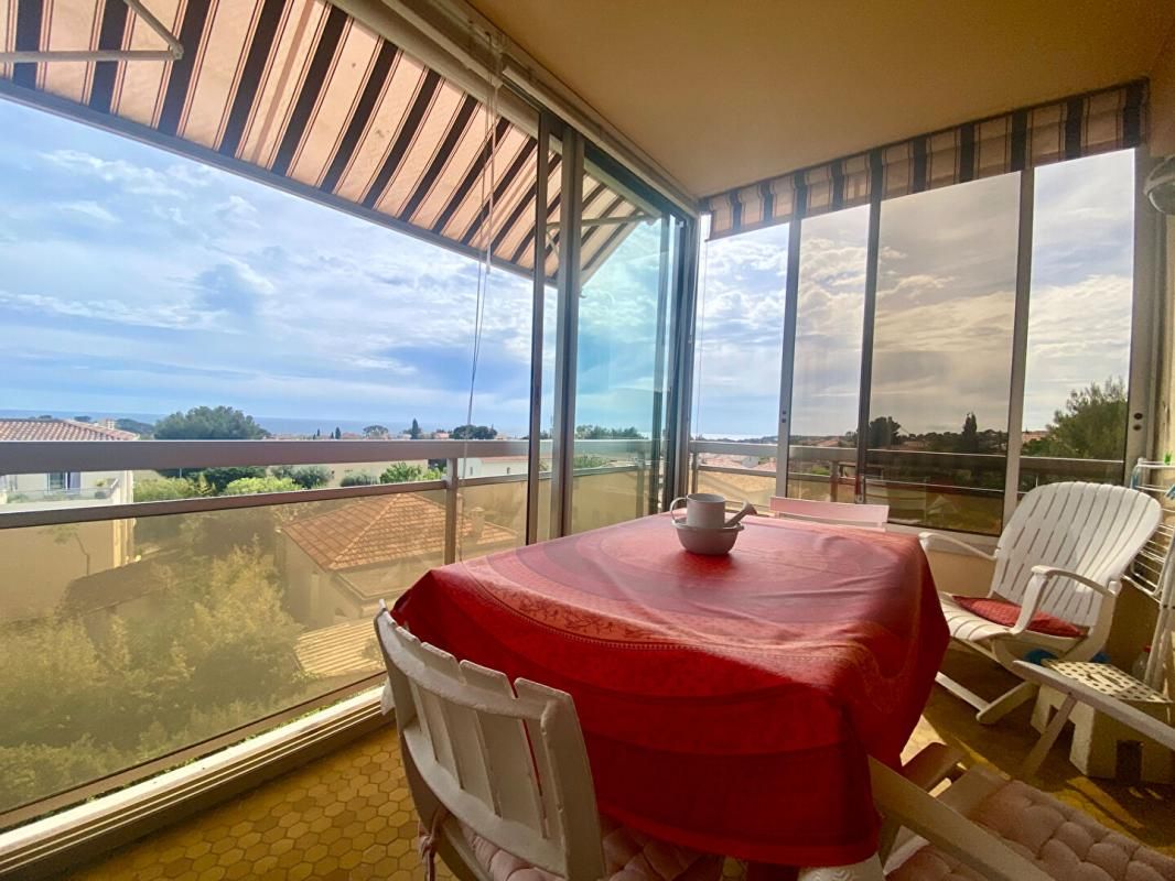 Appartement Bandol 2 pièces avec vue mer et parking