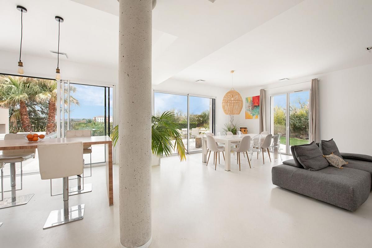 Vente villa à Albi 8 pièces 250m2 Jardin 3800m2 avec piscine