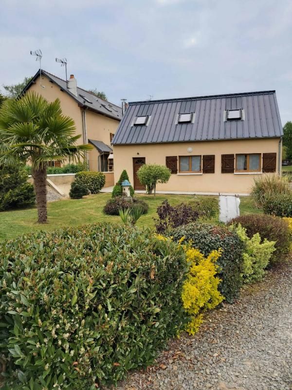 Maison Bouère 6 pièce(s) 155 m2 - Terrain 2 hectares - Plan d'eau