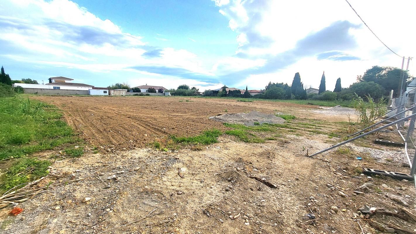 Terrain 691M² PIA