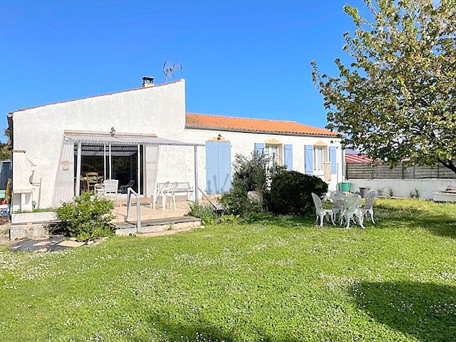 Maison de plain pied centre Saint Sauveur jardin garage