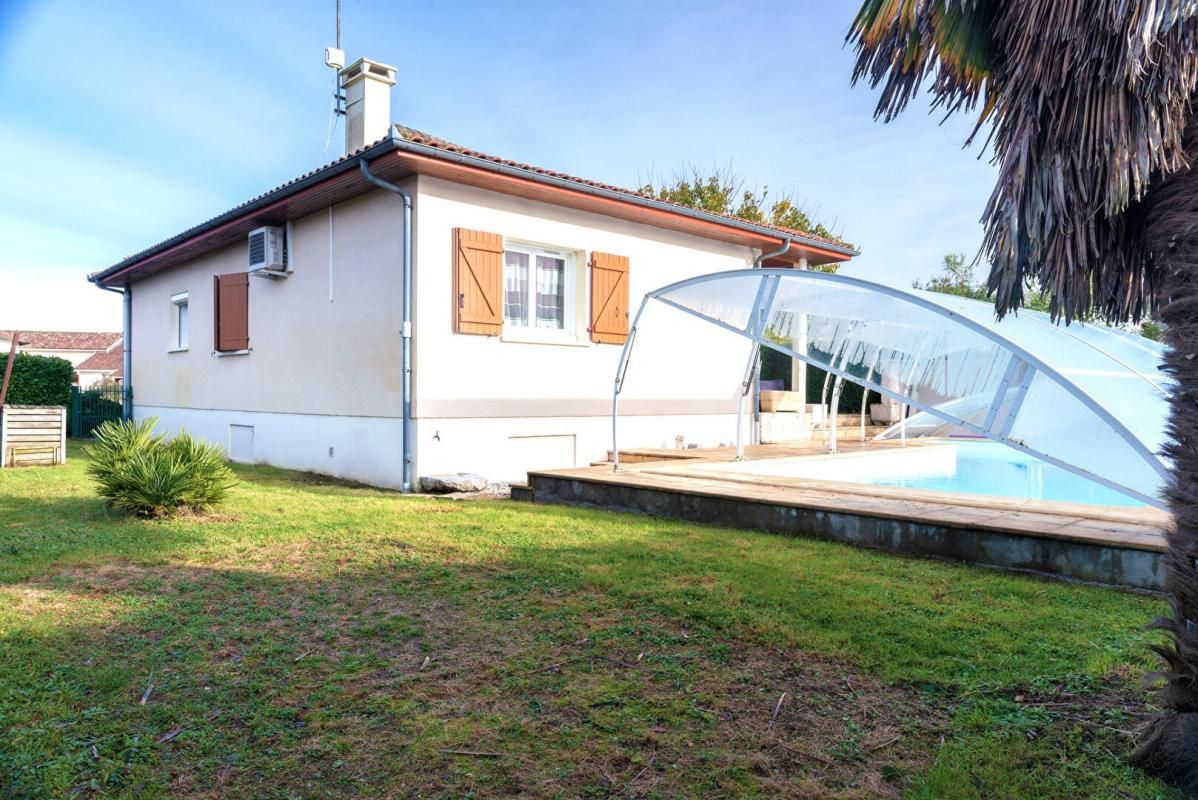 Maison 4 pièces - SOUS SOL- Piscine - Terrain 1135m²