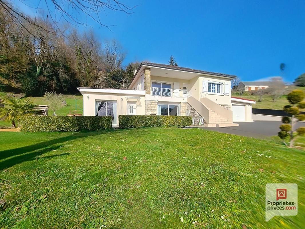 Rare :Maison 5 pièces-vue dégagée- Lissac Sur Couze