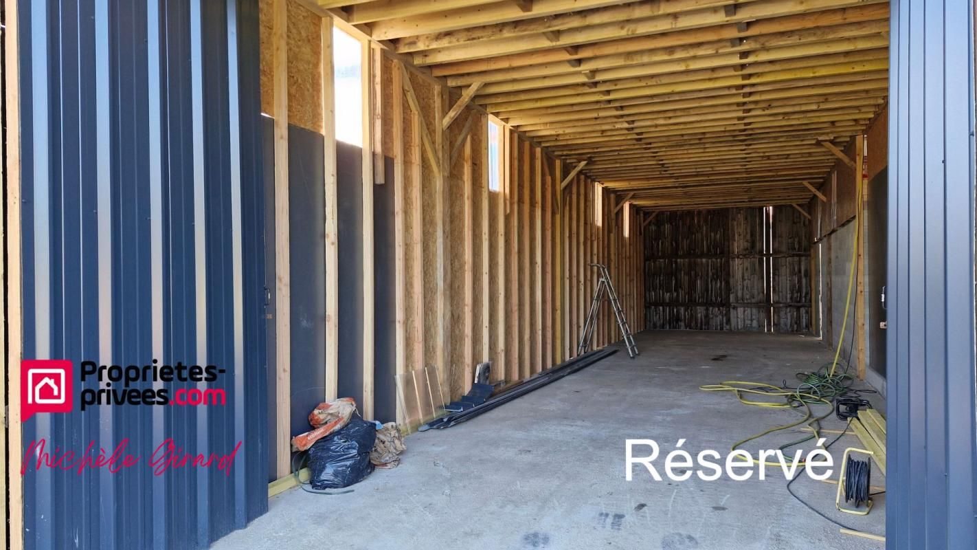 ST JUST EN CHEVALET - HANGAR POUR CAMPING CAR
