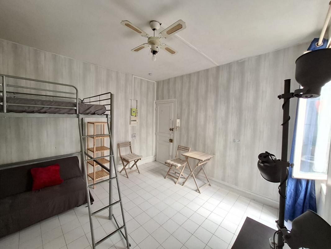 Studio de 17,3 m2 métro Plaisance Paris 14e