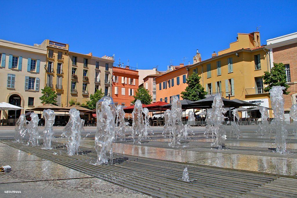 Immeuble de Rapport Locatif Mixte (commerce et logement) Emplacement N°1 (Place République