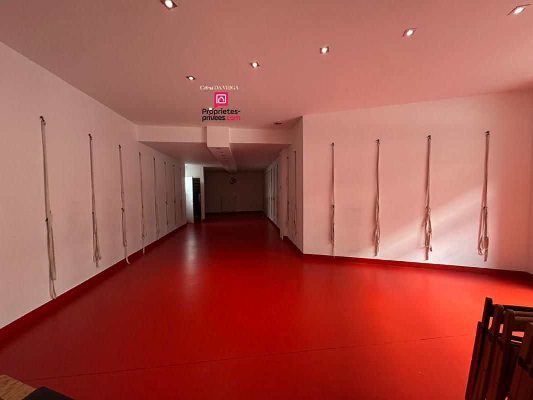 LILLE - Local commercial 120 m² , idéal investissement locatif au coeur de LILLE !