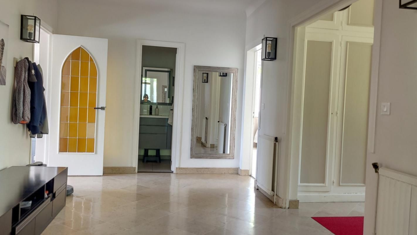 VARENNES-JARCY Demeure de Prestige- Varenne Jarcy - 7 pièces- 237 m² 3