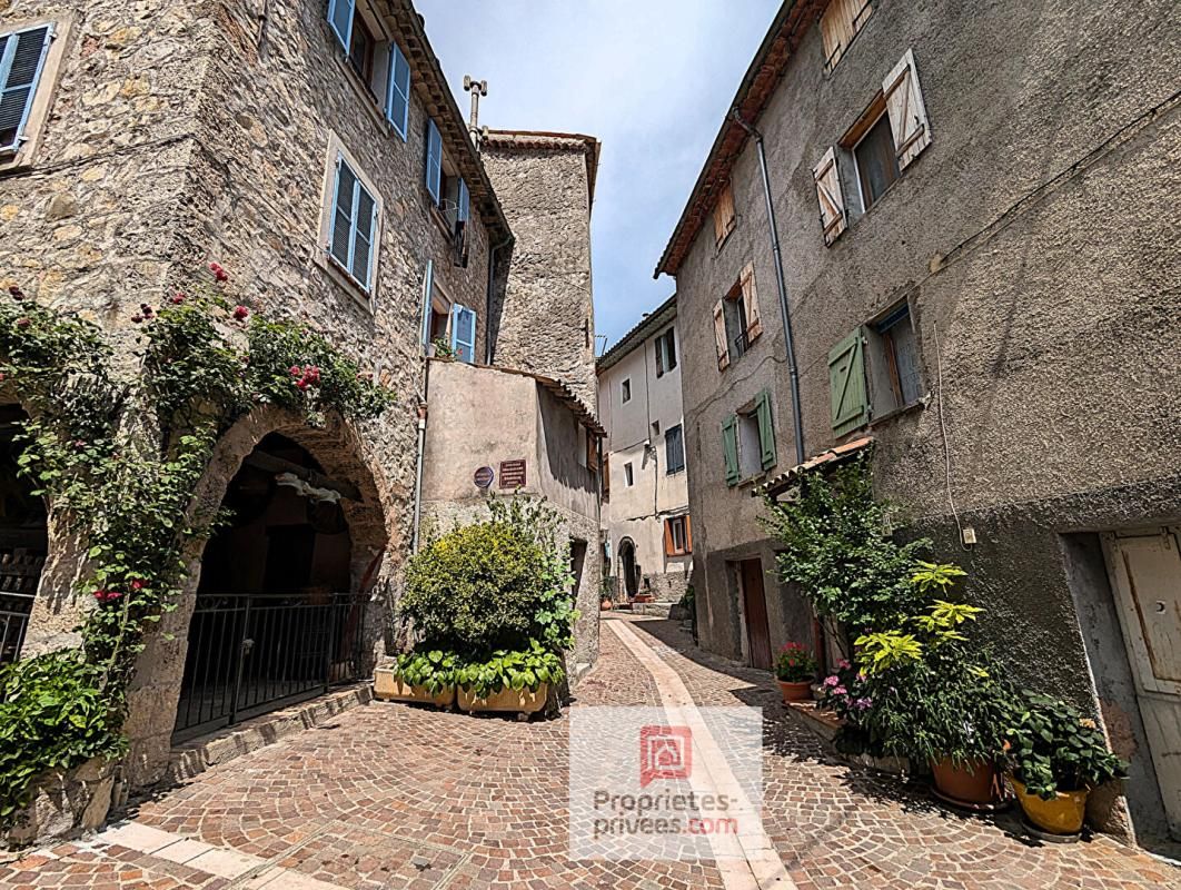 3 pièces dans maison de village, Rigaud