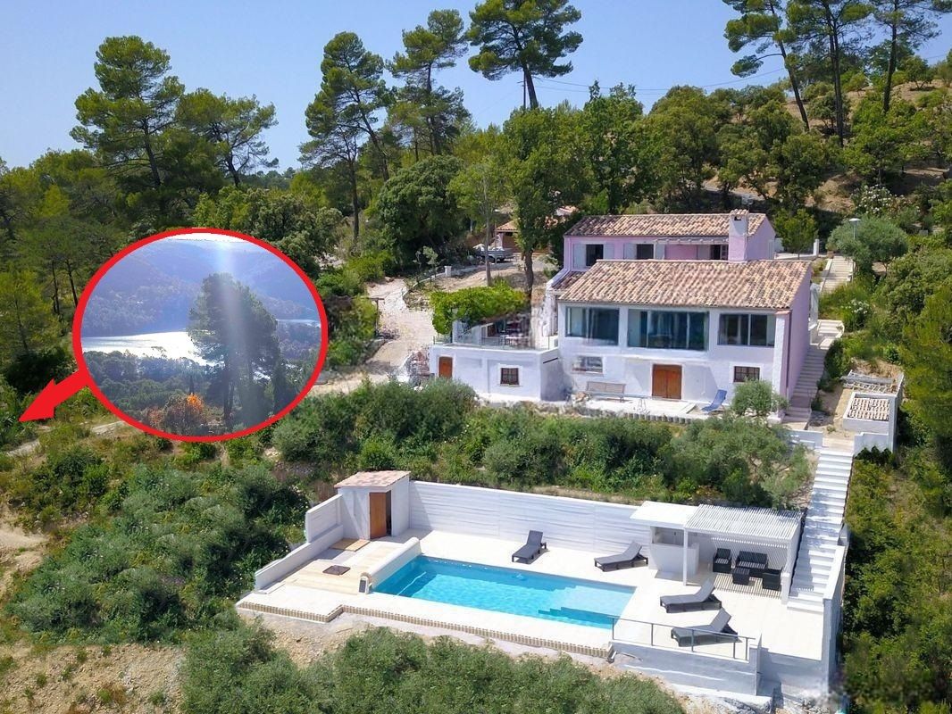 Maison Esparron de Verdon 10 pièce(s) 230 m2