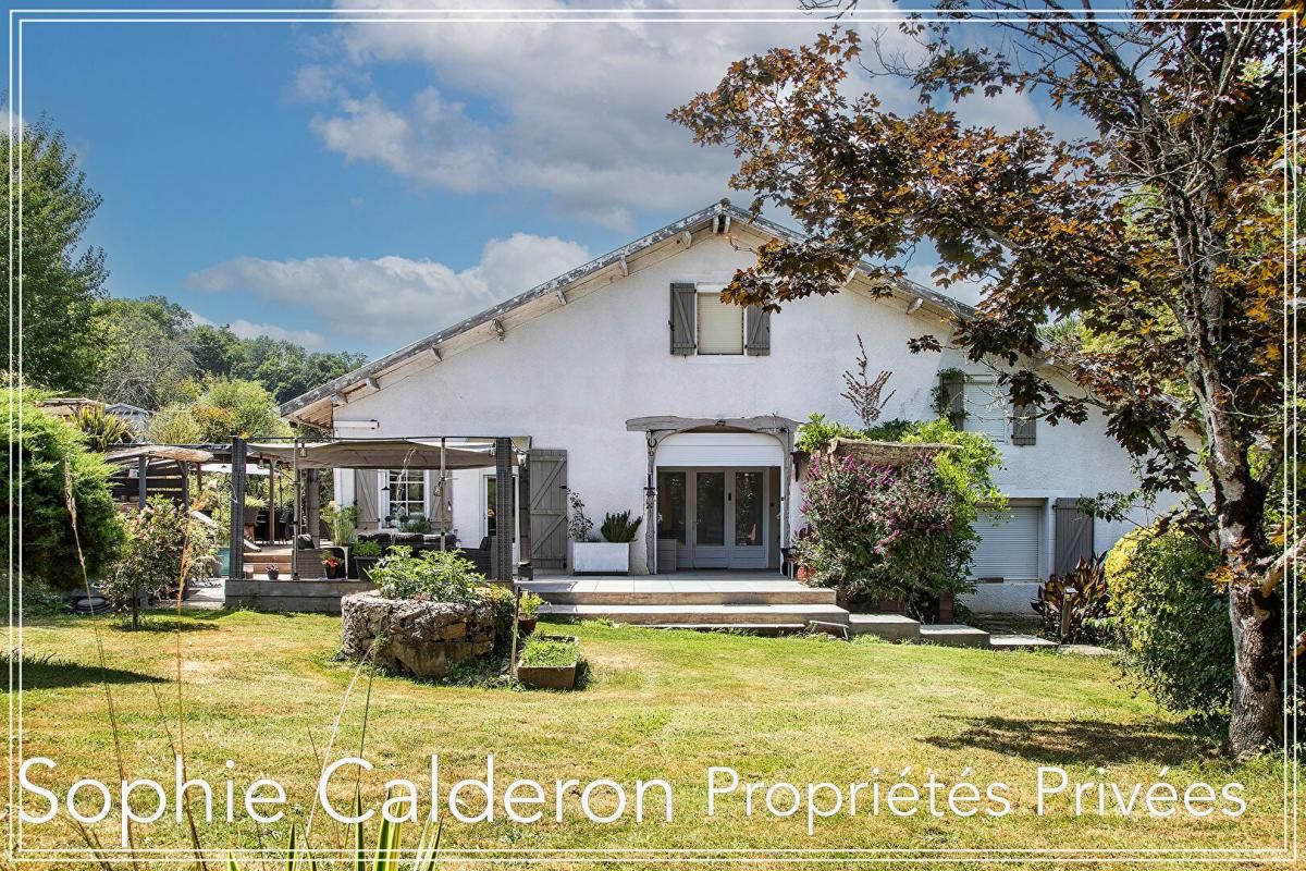 Maison  9 pièce(s) 245 m2