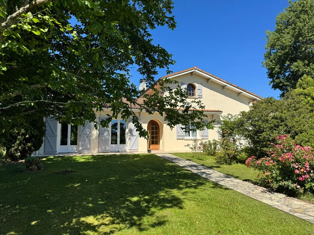 Belle maison traditionnelle